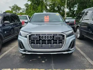 Audi Q7 2025 AWD quattro Premium 45 TFSI 4p SUV