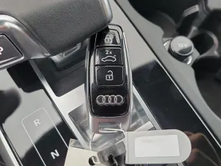 Audi Q7 2025 AWD quattro Premium 45 TFSI 4p SUV