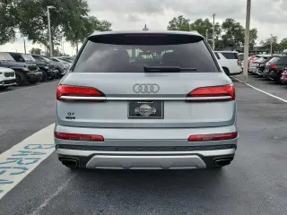 Audi Q7 2025 AWD quattro Premium 45 TFSI 4p SUV