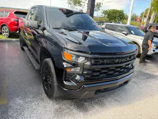 Chevrolet Silverado 1500 2024 4x2 Custom 4p Cabina Crew 5.8 pies SB