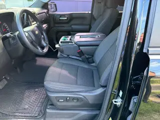 Chevrolet Silverado 1500 2024 4x2 Custom 4p Cabina Crew 5.8 pies SB
