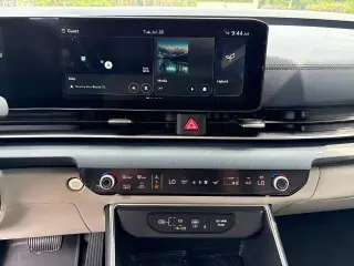 Kia Carnival Híbrido 2025 EX 4p Minivan