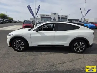 Ford Mustang Mach-E 2023 Premium 4p SUV