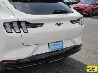 Ford Mustang Mach-E 2023 Premium 4p SUV