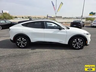 Ford Mustang Mach-E 2023 Premium 4p SUV