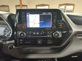 Toyota Highlander 2021 XLE 4p SUV