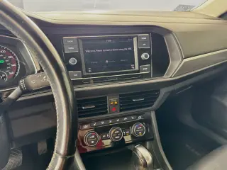 Volkswagen Jetta 2019 SE 4p Sedan ULEV