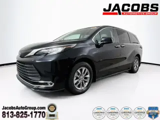 Toyota Sienna 2023 AWD XLE 7-Pasajeros 4p Mini-Van