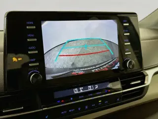 Toyota Sienna 2023 AWD XLE 7-Pasajeros 4p Mini-Van