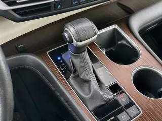Toyota Sienna 2023 AWD XLE 7-Pasajeros 4p Mini-Van