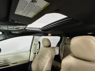 Toyota Sienna 2023 AWD XLE 7-Pasajeros 4p Mini-Van