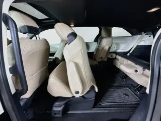 Toyota Sienna 2023 AWD XLE 7-Pasajeros 4p Mini-Van