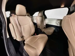 Toyota Sienna 2023 AWD XLE 7-Pasajeros 4p Mini-Van
