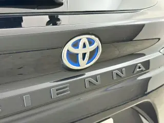 Toyota Sienna 2023 AWD XLE 7-Pasajeros 4p Mini-Van