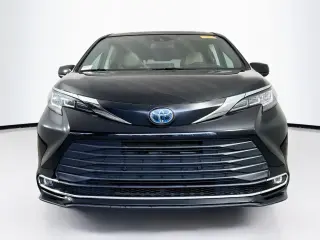 Toyota Sienna 2023 AWD XLE 7-Pasajeros 4p Mini-Van