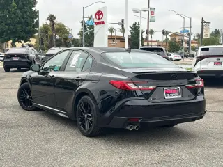 Toyota Camry 2025 SE 4p Sedan