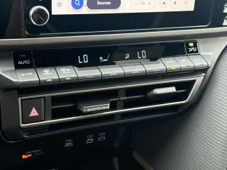 Toyota Camry 2025 SE 4p Sedan