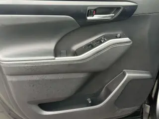Toyota Highlander 2023 LE 4p SUV