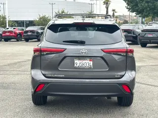 Toyota Highlander 2023 LE 4p SUV