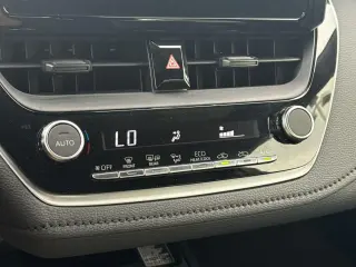 Toyota Corolla 2024 SE 4p Sedan