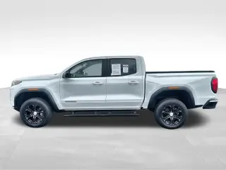 GMC Canyon 2023 4x4 Elevation 4dr Cabina Crew 5 ft. SB