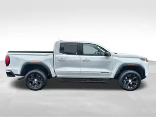 GMC Canyon 2023 4x4 Elevation 4dr Cabina Crew 5 ft. SB