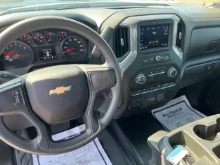 Chevrolet Silverado 1500 2023 4x4 Camión de trabajo Cabina doble 4 puertas 5.8 ft. SB