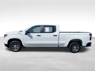 Chevrolet Silverado 1500 2023 4x4 Camión de trabajo Cabina doble 4 puertas 5.8 ft. SB