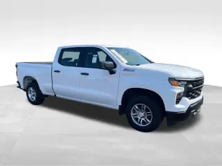 Chevrolet Silverado 1500 2023 4x4 Camión de trabajo Cabina doble 4 puertas 5.8 ft. SB