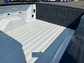 Chevrolet Silverado 1500 2023 4x4 Camión de trabajo Cabina doble 4 puertas 5.8 ft. SB