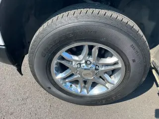 Chevrolet Silverado 1500 2023 4x4 Camión de trabajo Cabina doble 4 puertas 5.8 ft. SB
