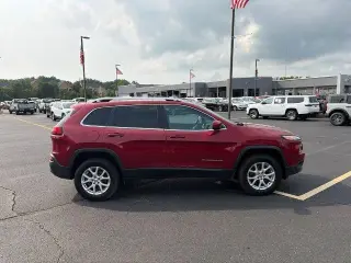Jeep Cherokee 2017 4x4 Latitude 4p SUV