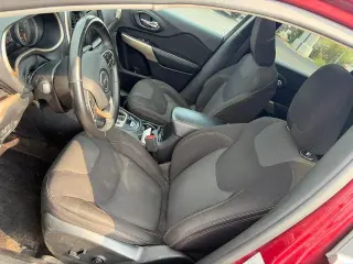 Jeep Cherokee 2017 4x4 Latitude 4p SUV