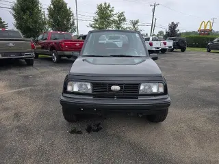 Tracker Geo 1993 2puertas LSi 4WD SUV con capota blanda