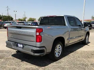 Chevrolet Silverado 1500 2024 4x4 RST Cabina doble de 4 puertas 6.6 pies SB