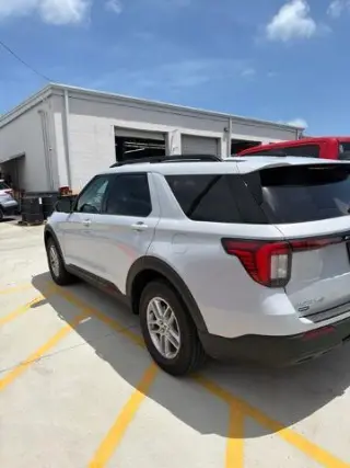 Ford Explorer 2026 AWD Active 4p SUV