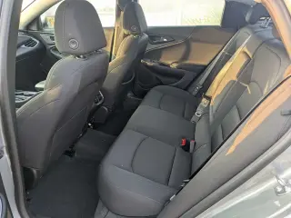 Chevrolet Malibu 2024 LT Sedán de 4 puertas con paquete 1LT