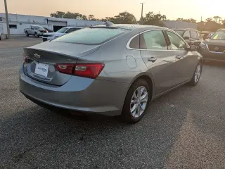 Chevrolet Malibu 2024 LT Sedán de 4 puertas con paquete 1LT