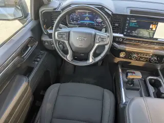 Chevrolet Silverado 1500 2024 4x4 RST 4 puertas Cabina Crew 5.8 ft. SB