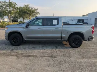 Chevrolet Silverado 1500 2024 4x4 RST 4 puertas Cabina Crew 5.8 ft. SB
