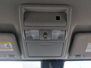 Nissan Frontier 2025 4x2 SV 4p Cab Doble Puerta 5 pies de caja