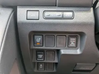 Nissan Frontier 2025 4x2 SV 4p Cab Doble Puerta 5 pies de caja