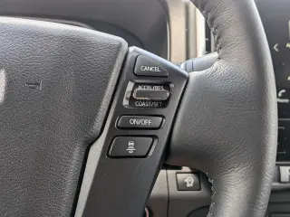 Nissan Frontier 2025 4x2 SV 4p Cab Doble Puerta 5 pies de caja