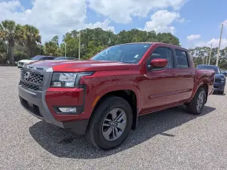 Nissan Frontier 2025 4x2 SV 4p Cab Doble Puerta 5 pies de caja