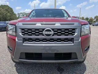 Nissan Frontier 2025 4x2 SV 4p Cab Doble Puerta 5 pies de caja