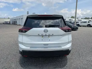 Nissan Rogue 2025 SV 4p Crossover