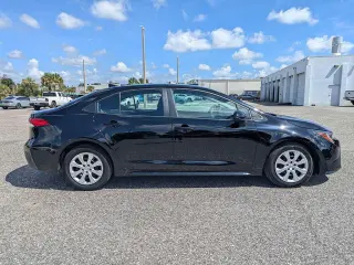 Toyota Corolla 2024 LE Sedán 4p
