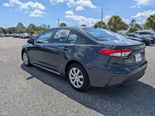 Toyota Corolla 2025 LE 4p Sedan