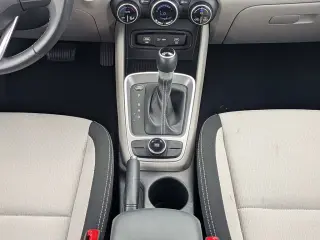 Hyundai VENUE 2025 SEL 4p Crossover