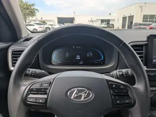 Hyundai VENUE 2025 SEL 4p Crossover